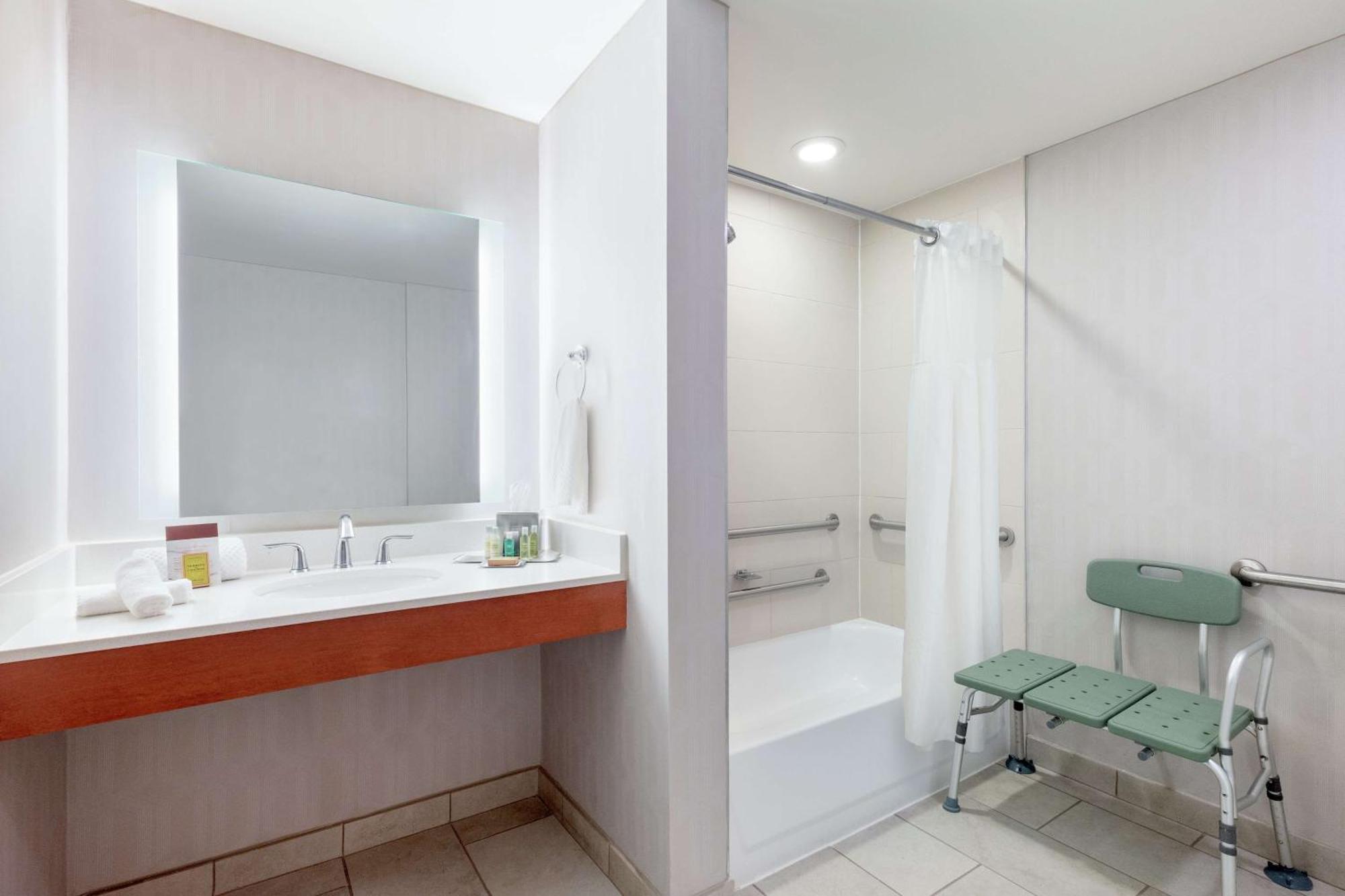 Doubletree By Hilton Atlanta Airport Ξενοδοχείο College Park Εξωτερικό φωτογραφία